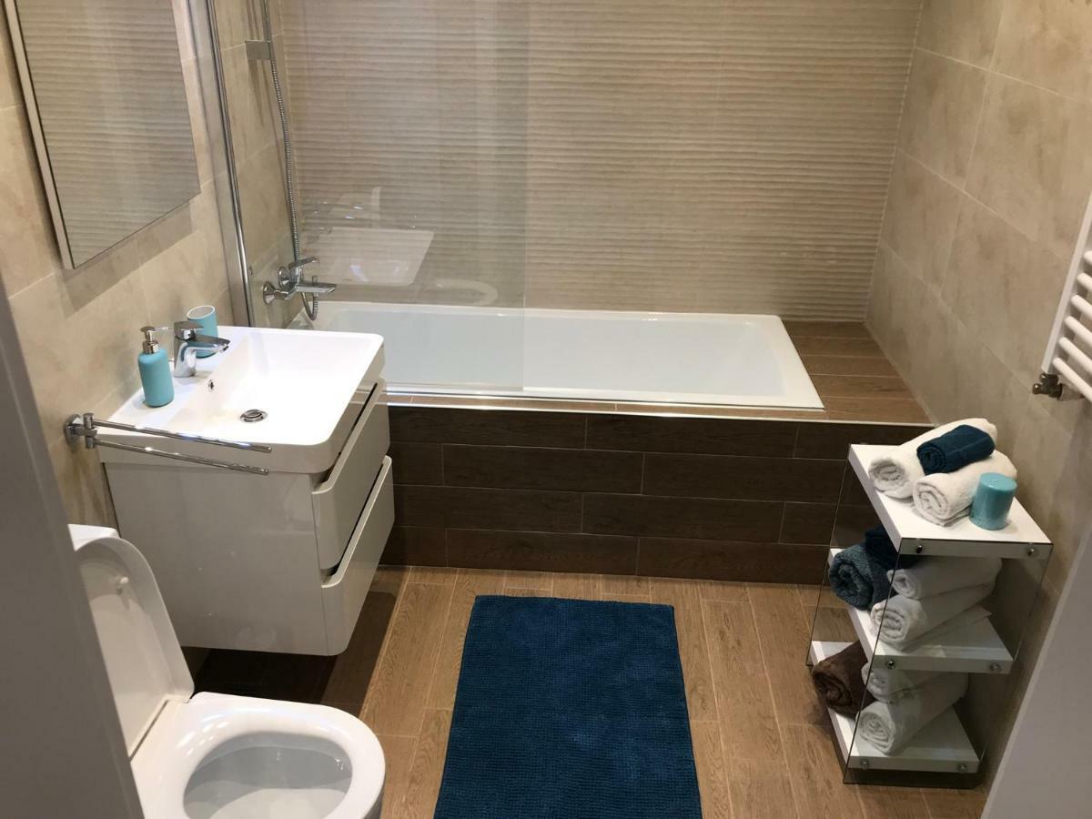 Appartement Luxury Flat 9 Near Metro à Bucarest Extérieur photo