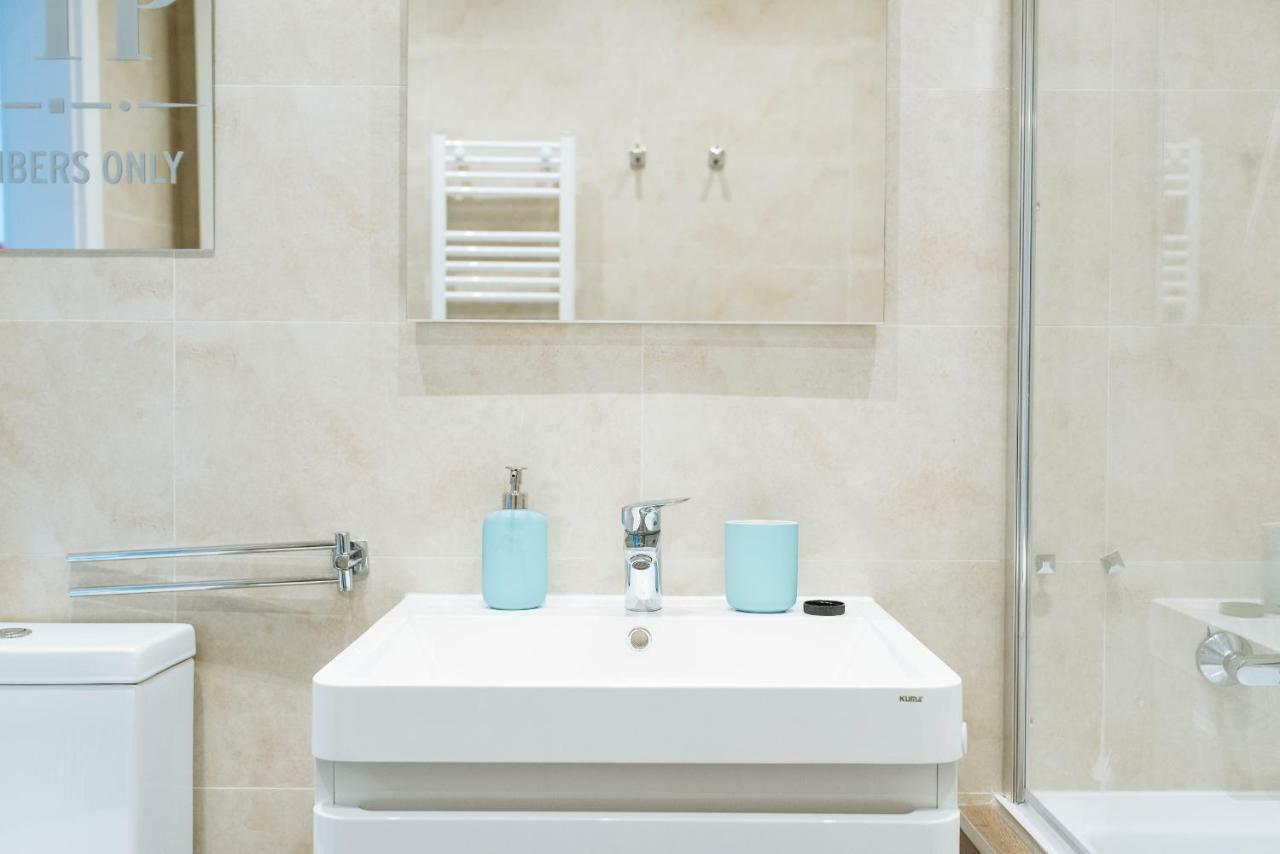 Appartement Luxury Flat 9 Near Metro à Bucarest Extérieur photo